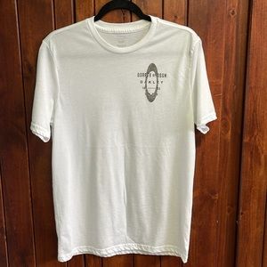 Oakley men’s small t shirt